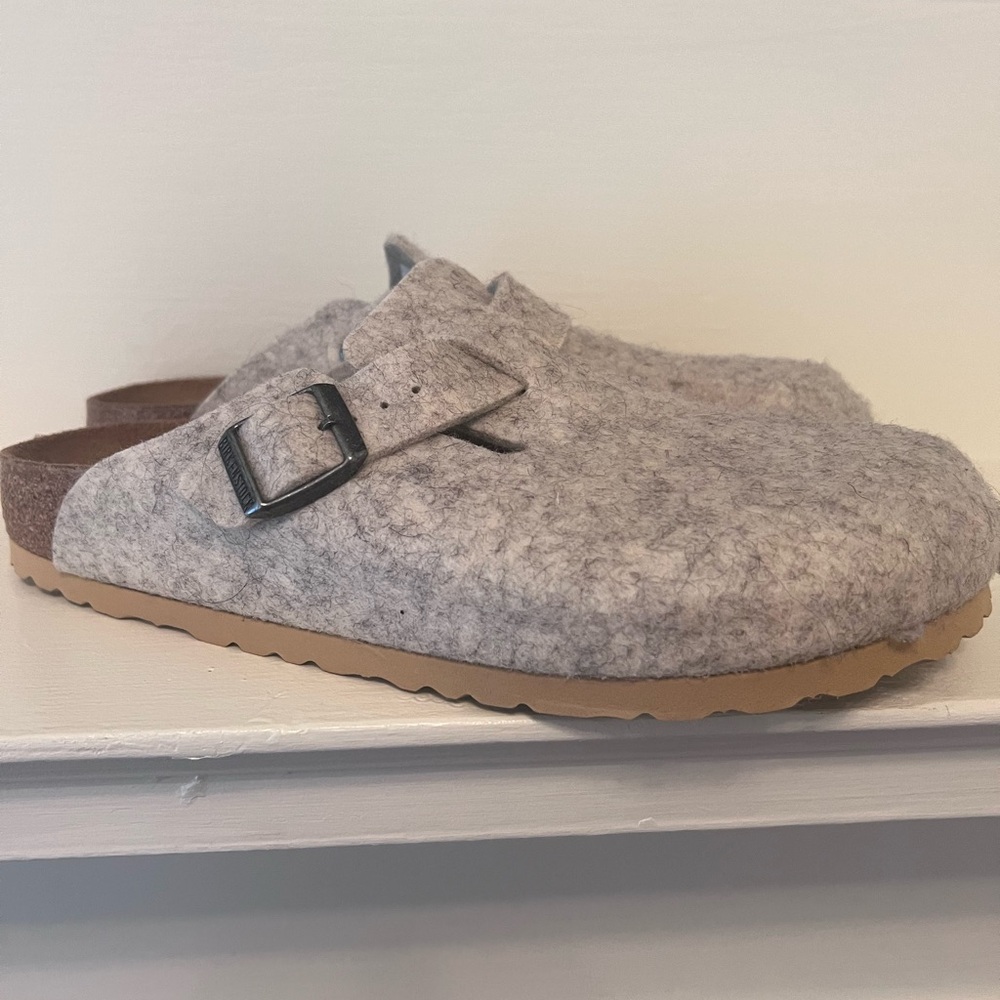 NWT - Felt Birkenstock Boston Clogs